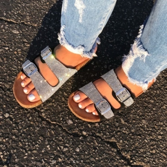 Comfy Double Buckle Embellished Sandals in Black - Picture 8 of 8
